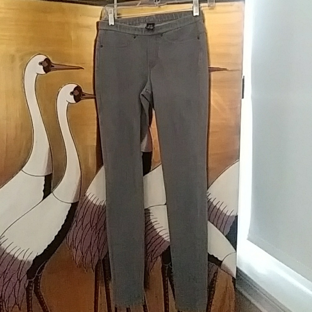 HUE DENIM JEGGINGS